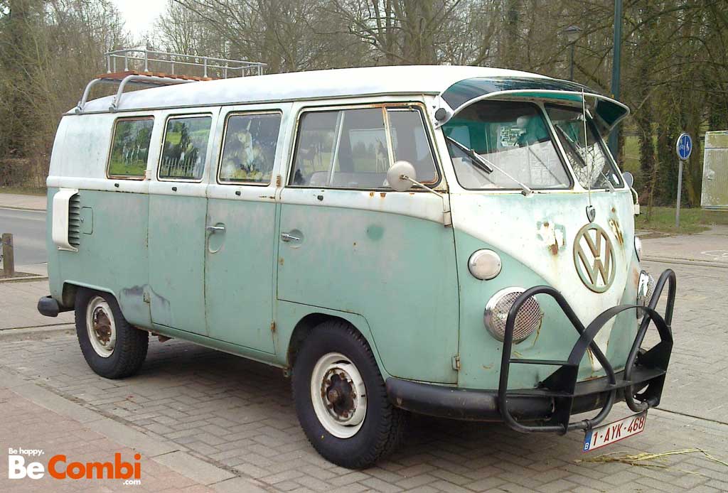 Renaissance du Half-track Fox : un VW Combi tout-terrain à chenilles ! — Be  happy. Be Combi !