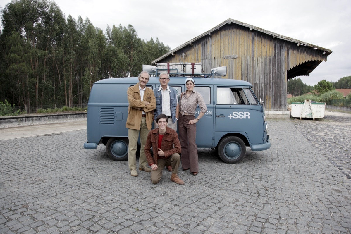 Les Grandes ondes a l ouest small