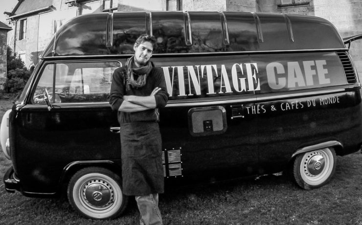 VW Combi Vintage Cafe 1 2