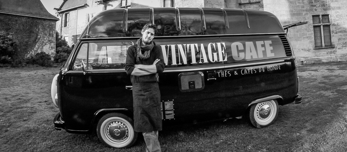 VW Combi Vintage Cafe 1 2