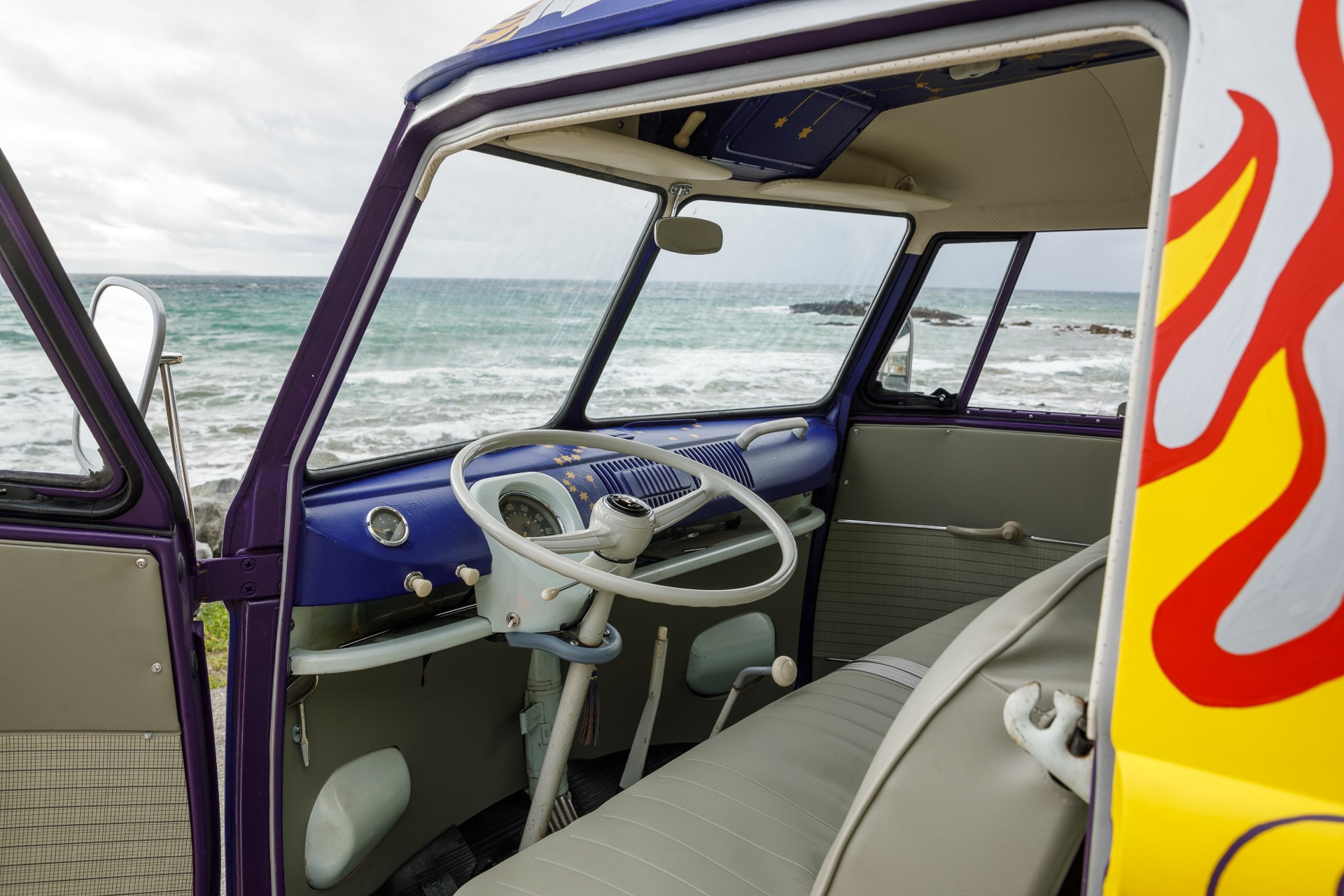 The Woodstock VW Bus 50 ans après BeCombi 28