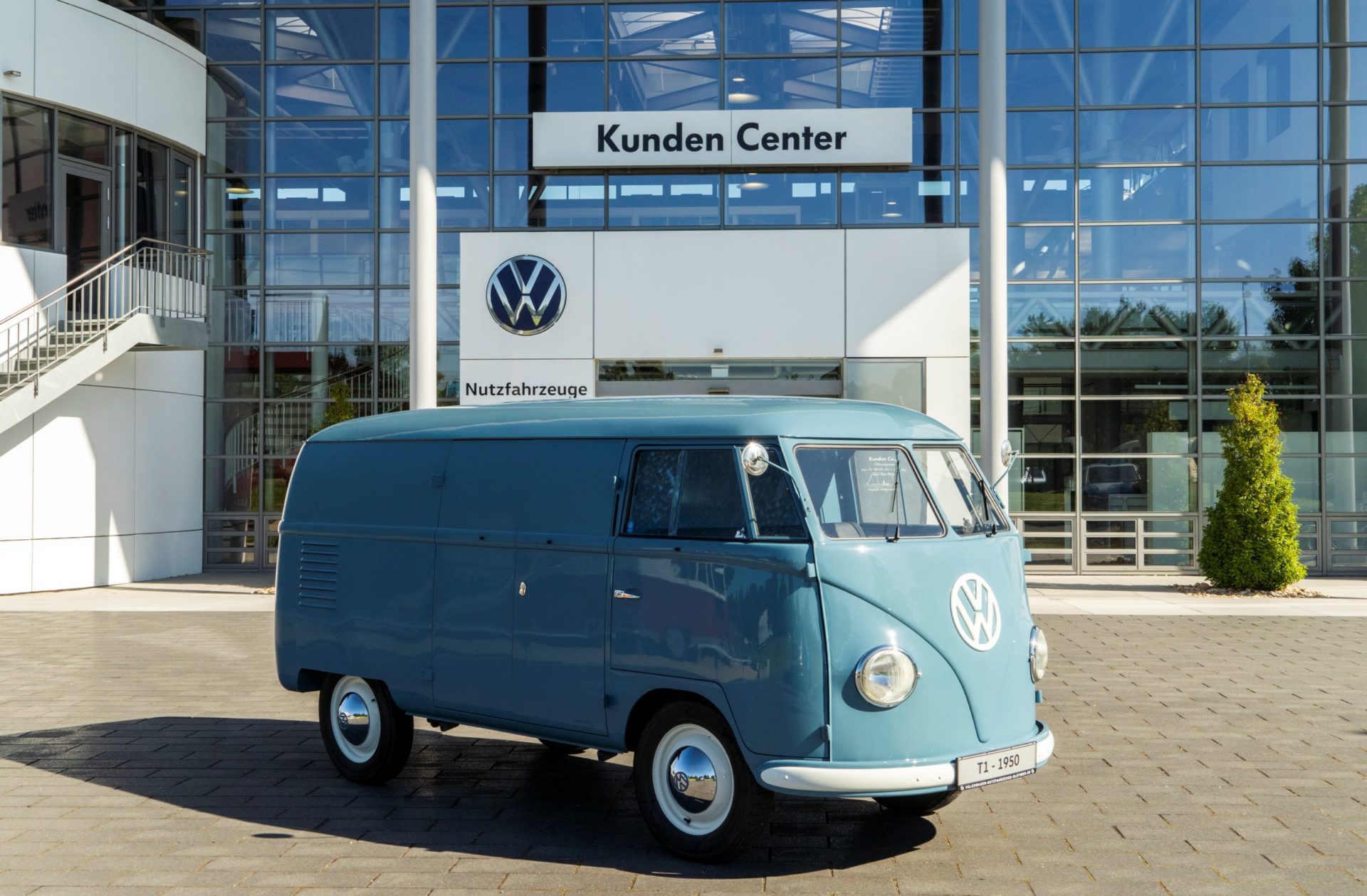 Joyeux 70e anniversaire à Sofie - Plus vieux VW Combi - BeCombi