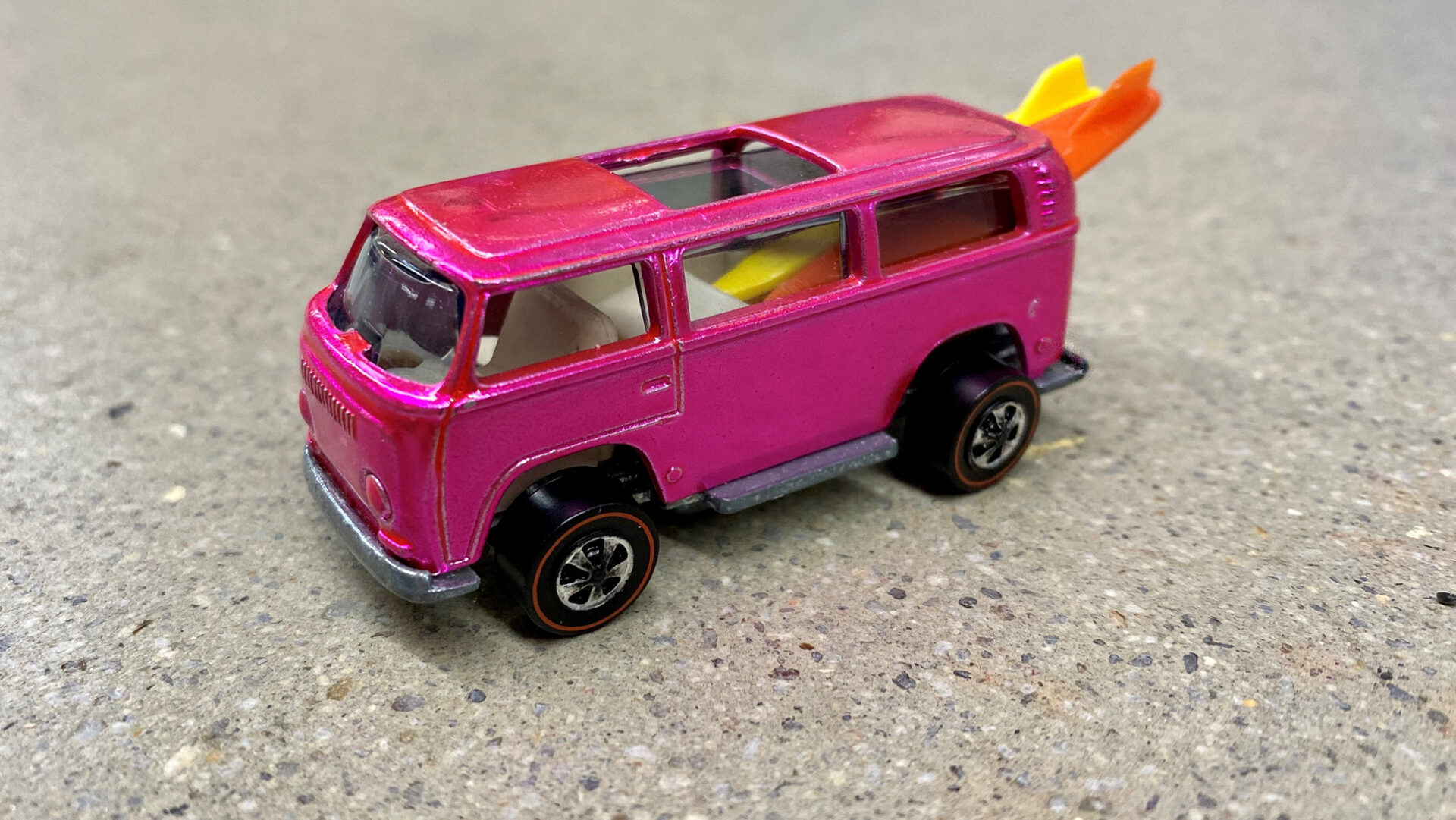 Volkswagen Beach Bomb Hot Wheels - BeCombi