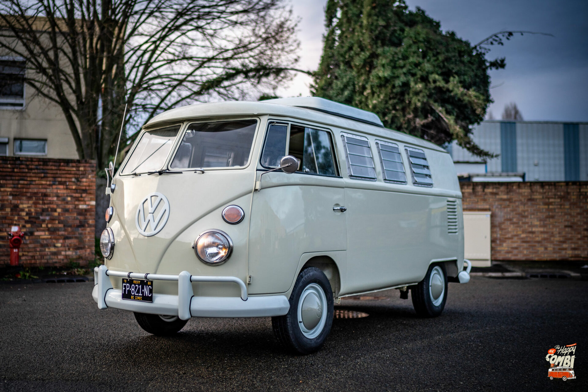 Premiers tours de roue avec Rocky - VW Camper de 1966 - BeCombi