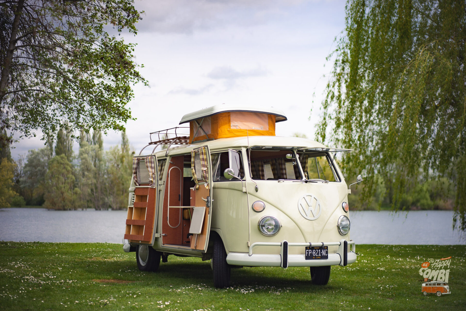 Rocky - Volkswagen Westfalia T1 Camper 1966 - BeCombi