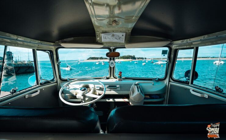Le Golfe du Morbihan en VW Combi vintage - BeCombi