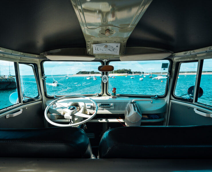 Le Golfe du Morbihan en VW Combi vintage - BeCombi