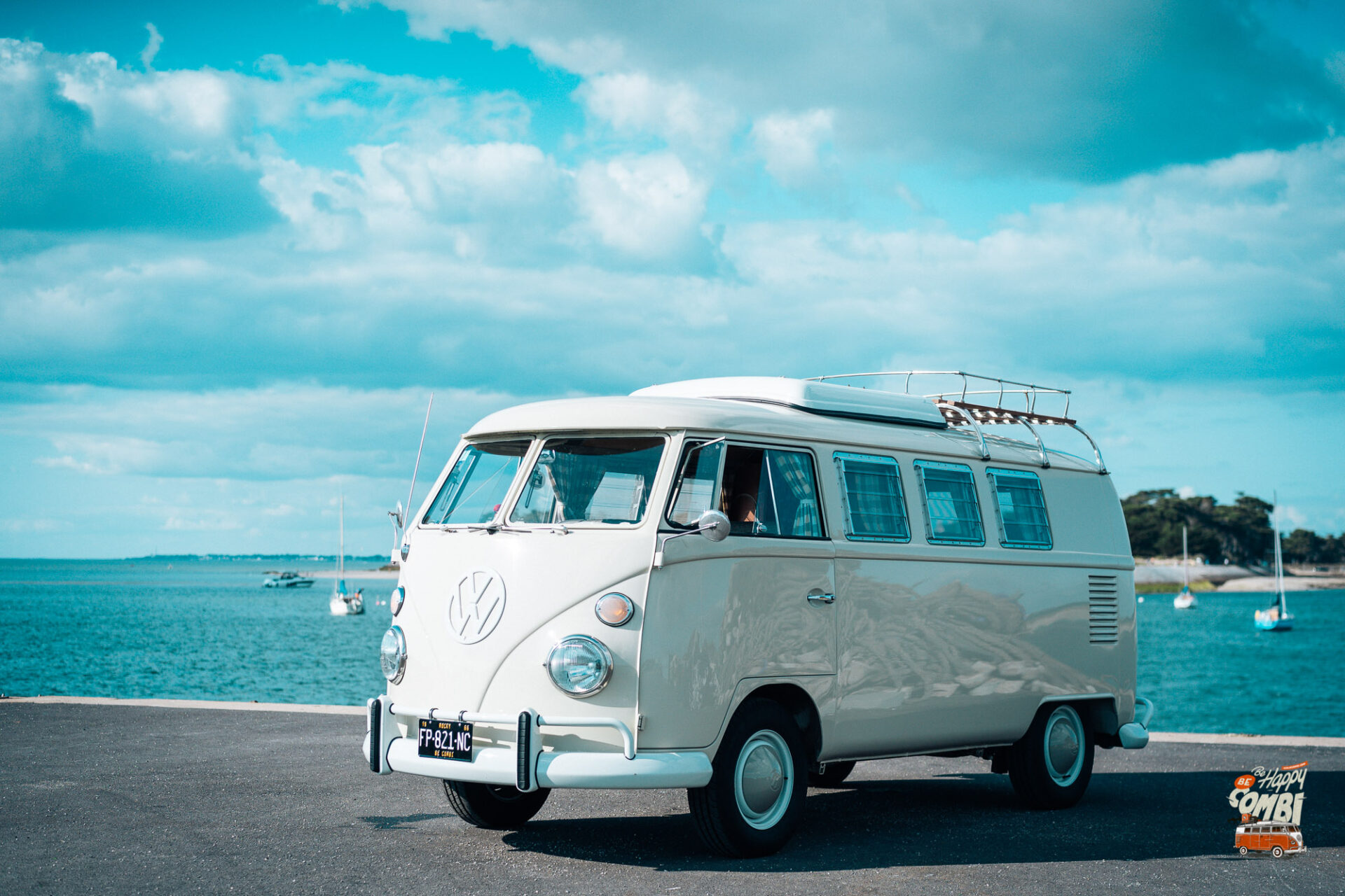 Le Golfe du Morbihan en VW Combi vintage - BeCombi