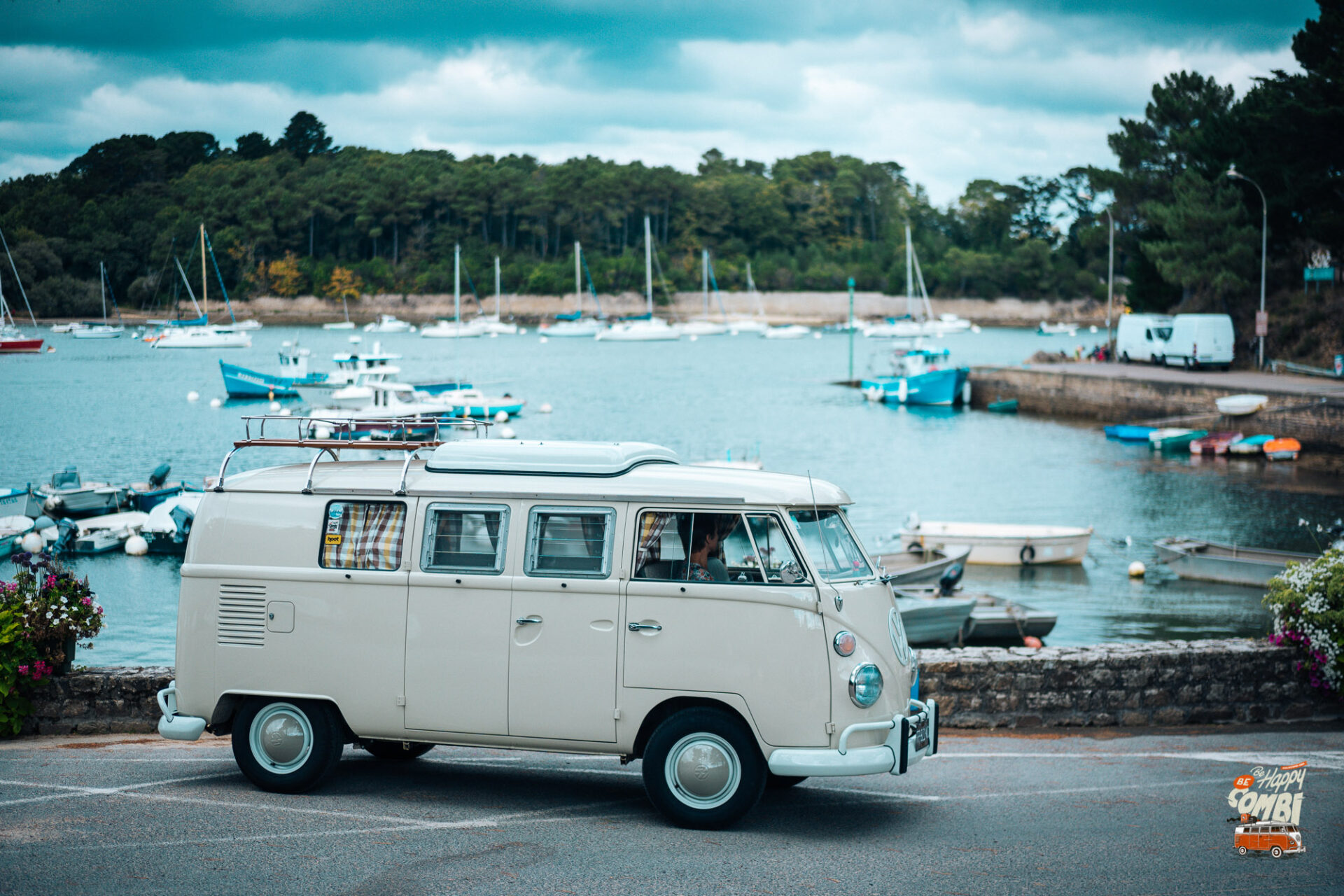 Le Golfe du Morbihan en VW Combi vintage - BeCombi